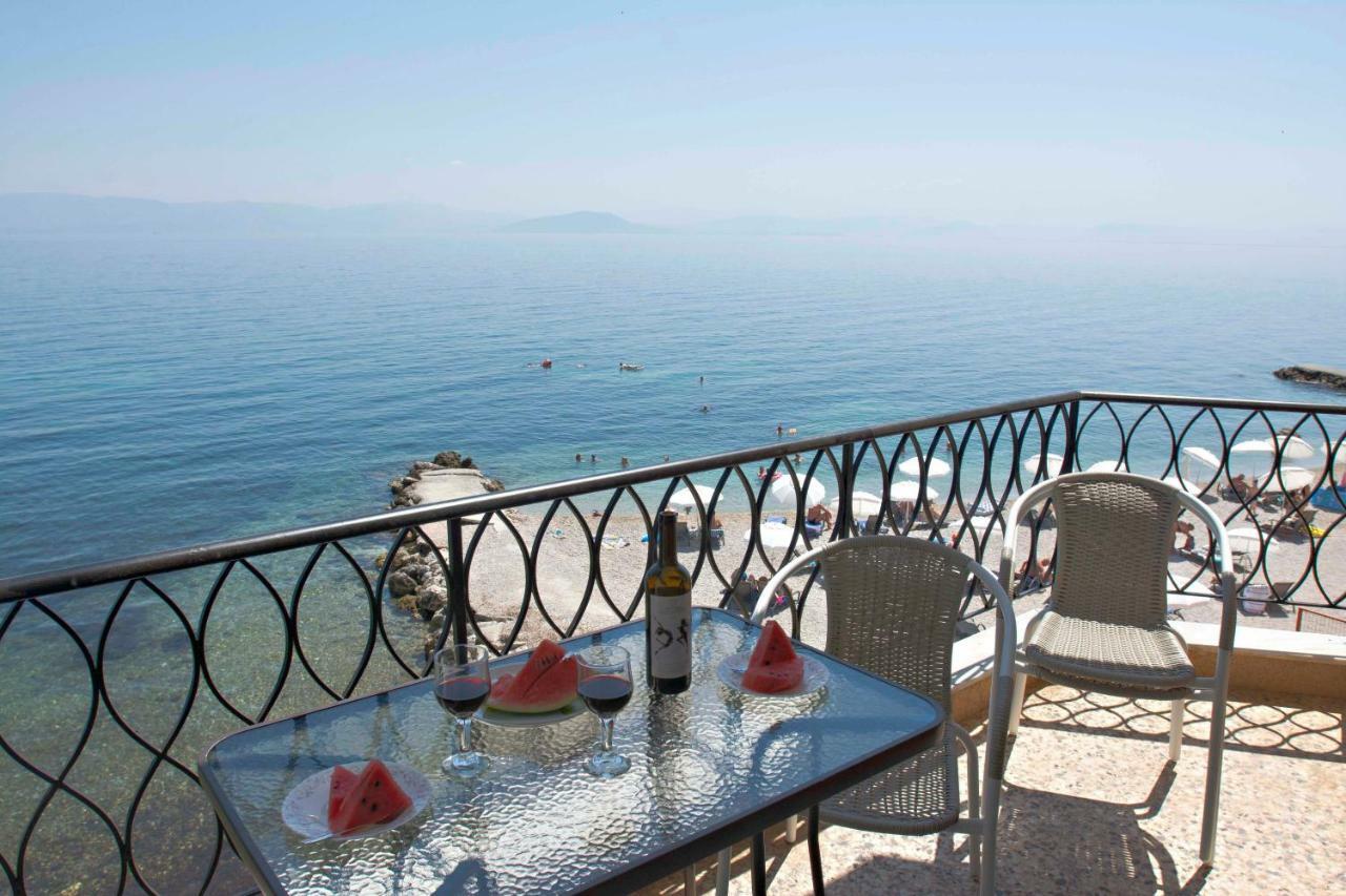 T8 Apartment On The Beach Benitses  Bagian luar foto