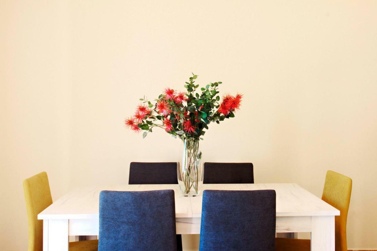 T8 Apartment On The Beach Benitses  Bagian luar foto