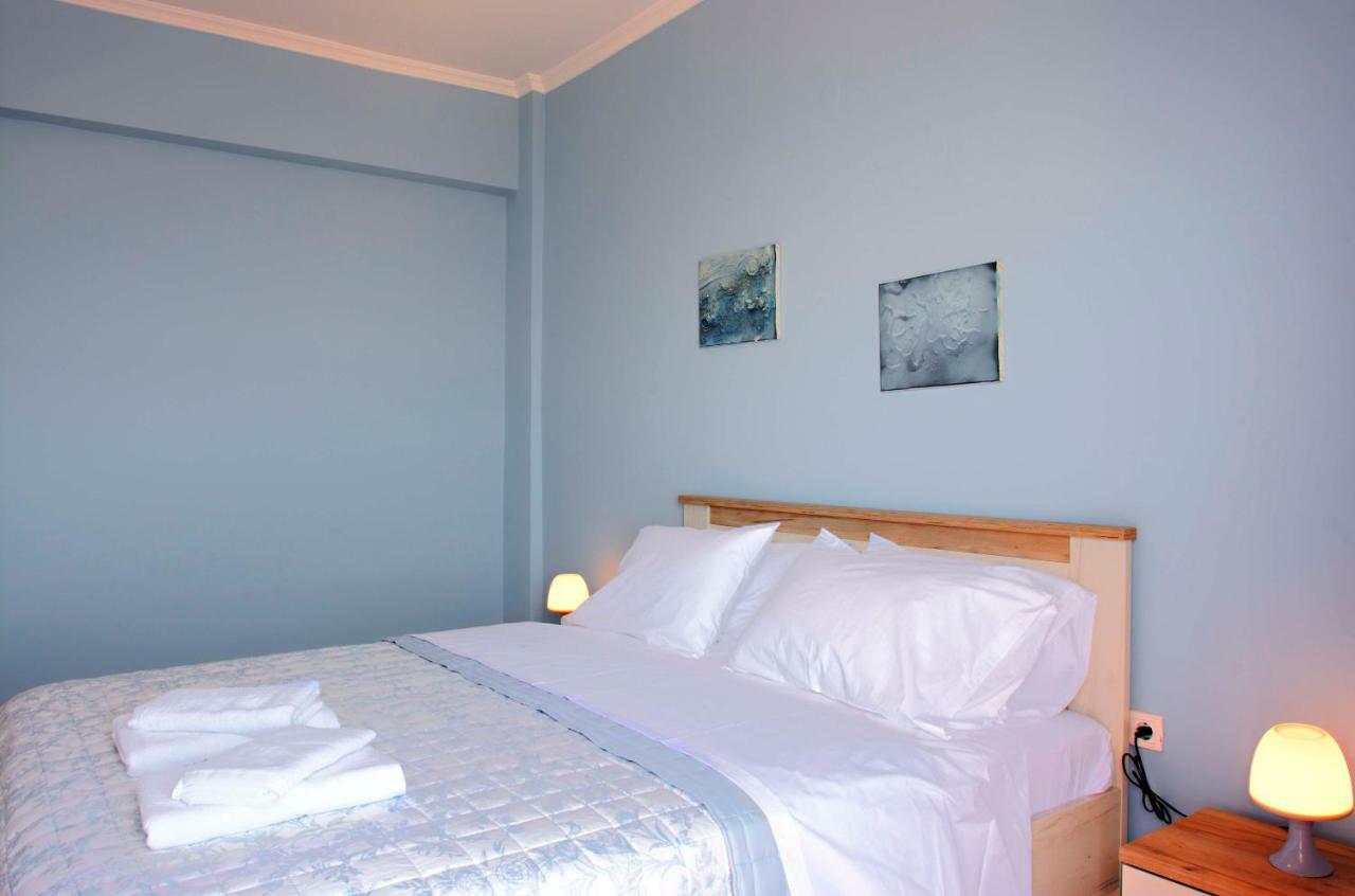 T8 Apartment On The Beach Benitses  Bagian luar foto