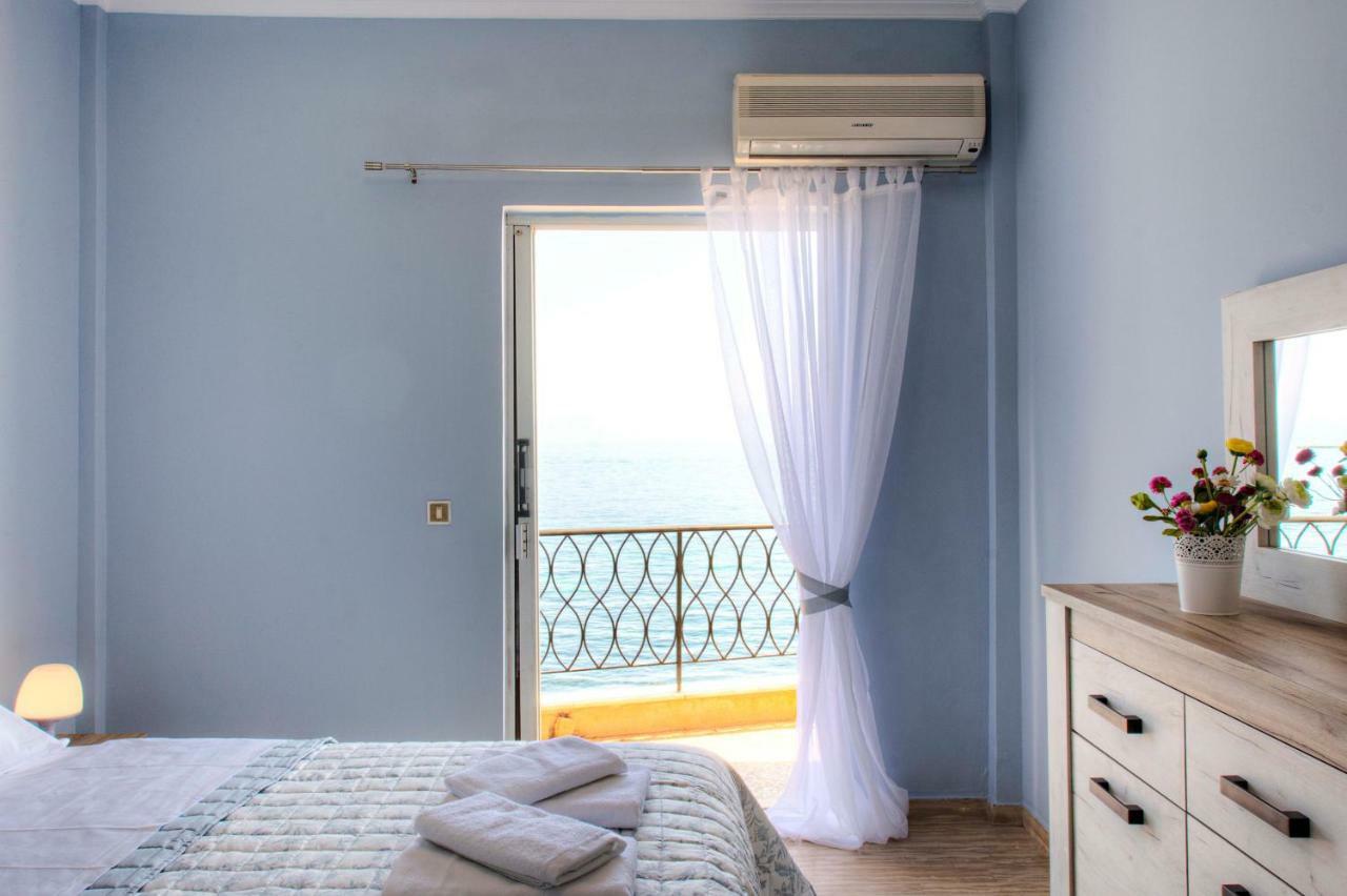 T8 Apartment On The Beach Benitses  Bagian luar foto